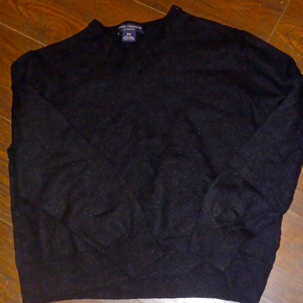 Daniel Cremieux Black fleece boys v-neck XXL
